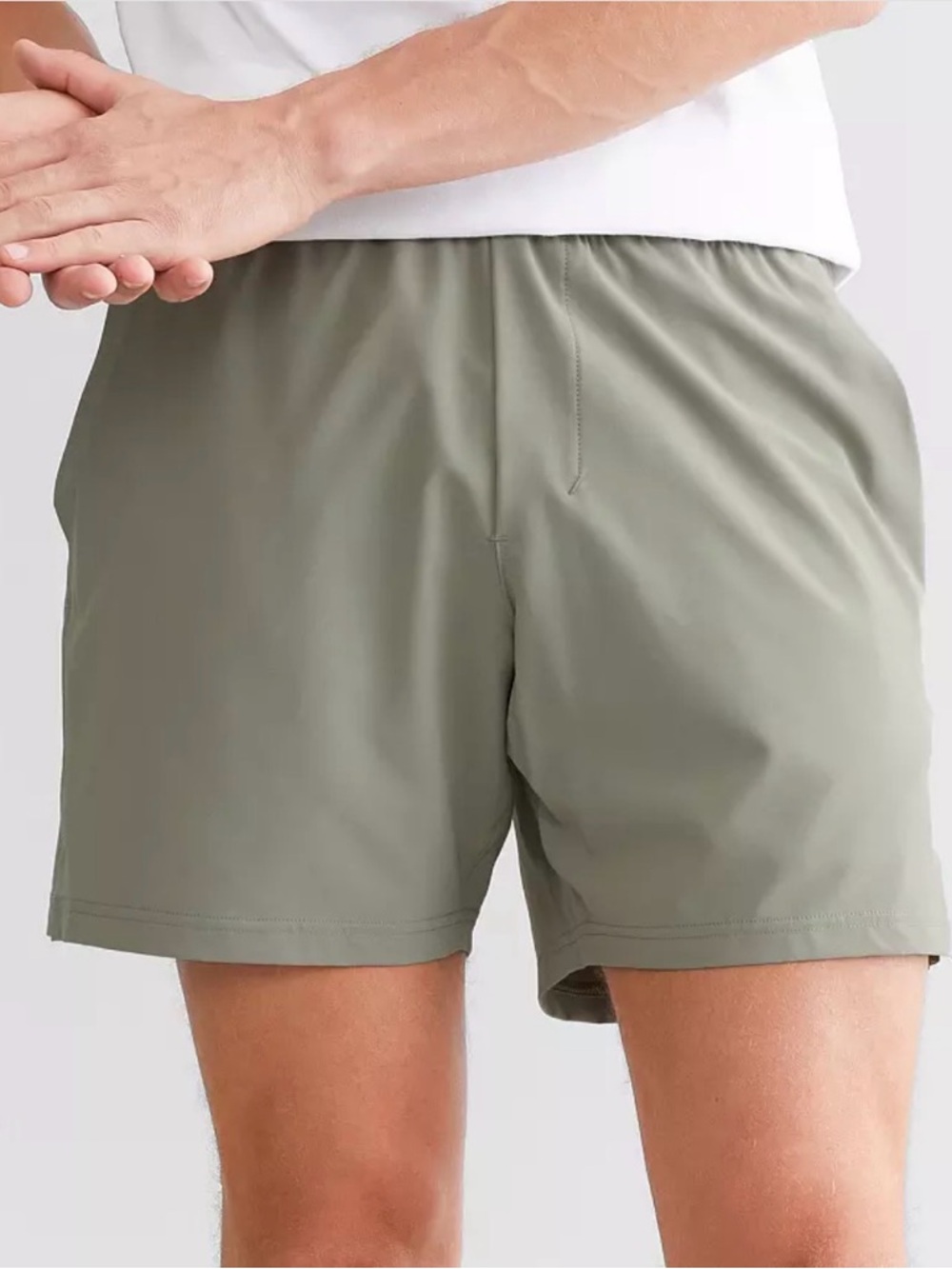 Veece Solid Stretch Short in Eucalyptus